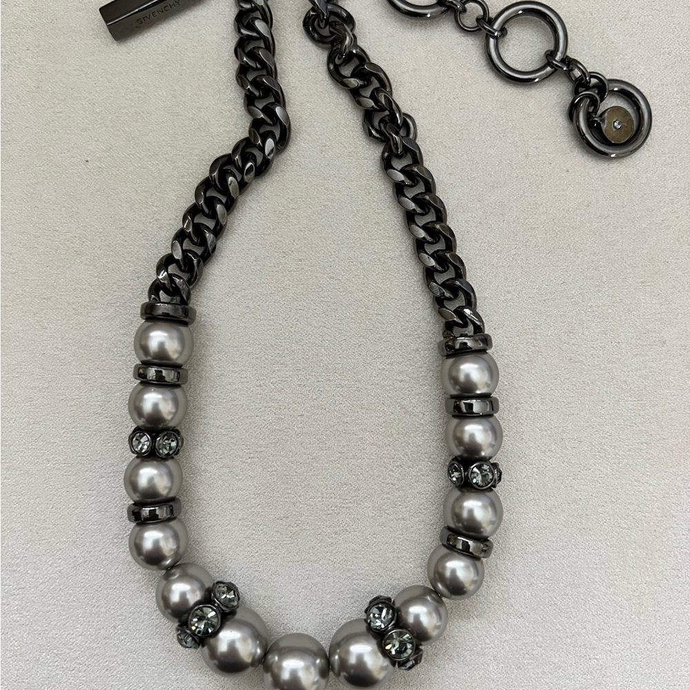 Givenchy faux pearl crystal necklace - Picture 5 of 12